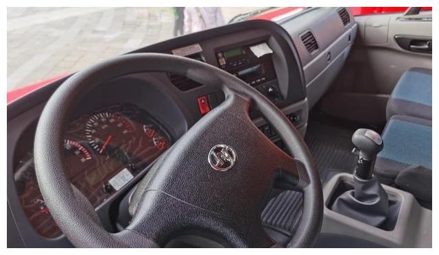 红岩杰豹h6中卡载货车落地价,红岩杰豹自卸车使用感受