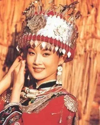 还记得唱《辣妹子》的*祖英宋**吗,她如今过得怎么样?