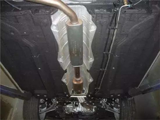 新车喷底盘装甲需要什么东西,三代哈弗h6底盘有必要喷涂装甲吗