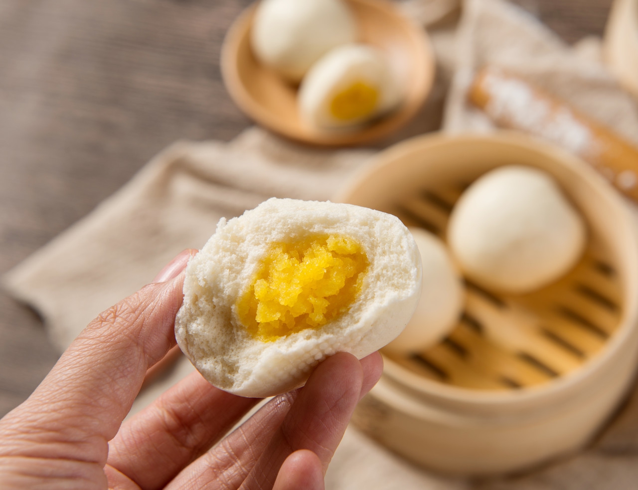 做奶黄包的馅用面粉还是玉米淀粉,奶黄包的黄馅很硬是怎么回事