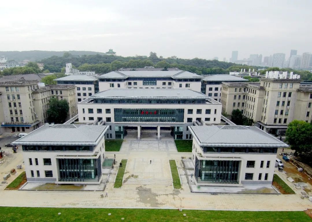 出品‖一轴承脉，山水相望--武汉大学第一教学楼