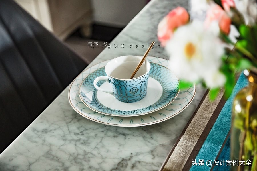 所谓伊人的下一句,所谓伊人在水一方的意思