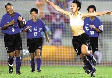 第一个脱衣庆祝的球员,女足脱衣庆祝第一人