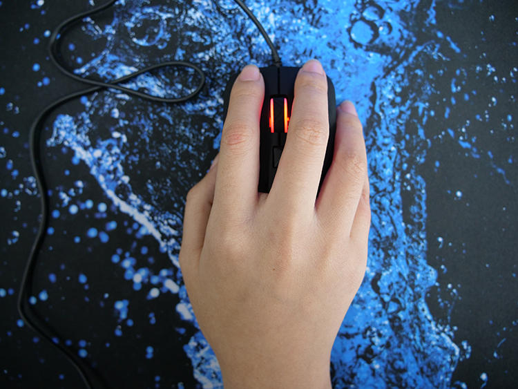 类肤设计加高DPI,钛度这鼠标手感炸裂