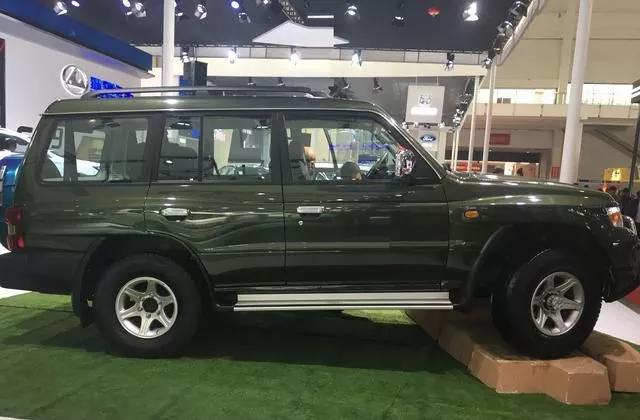 既可以家用又可以越野的车推荐,四驱最省油能上山的硬派越野车