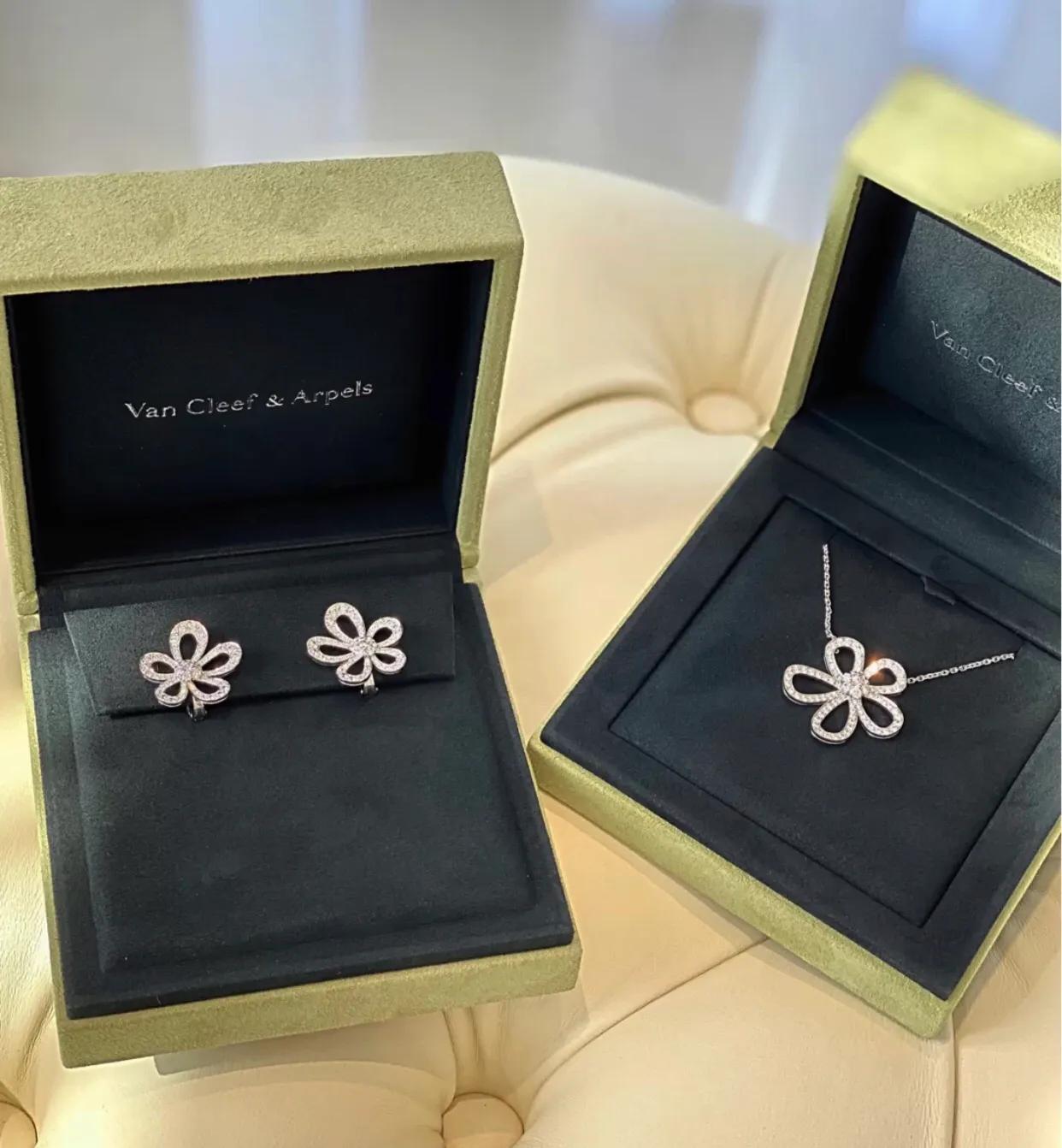 梵克雅宝手镯值得收藏吗,隐秘式镶嵌梵克雅宝手镯