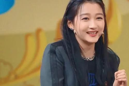 关晓彤王牌对王牌吊威亚哪期,关晓彤王牌惩罚抢伞