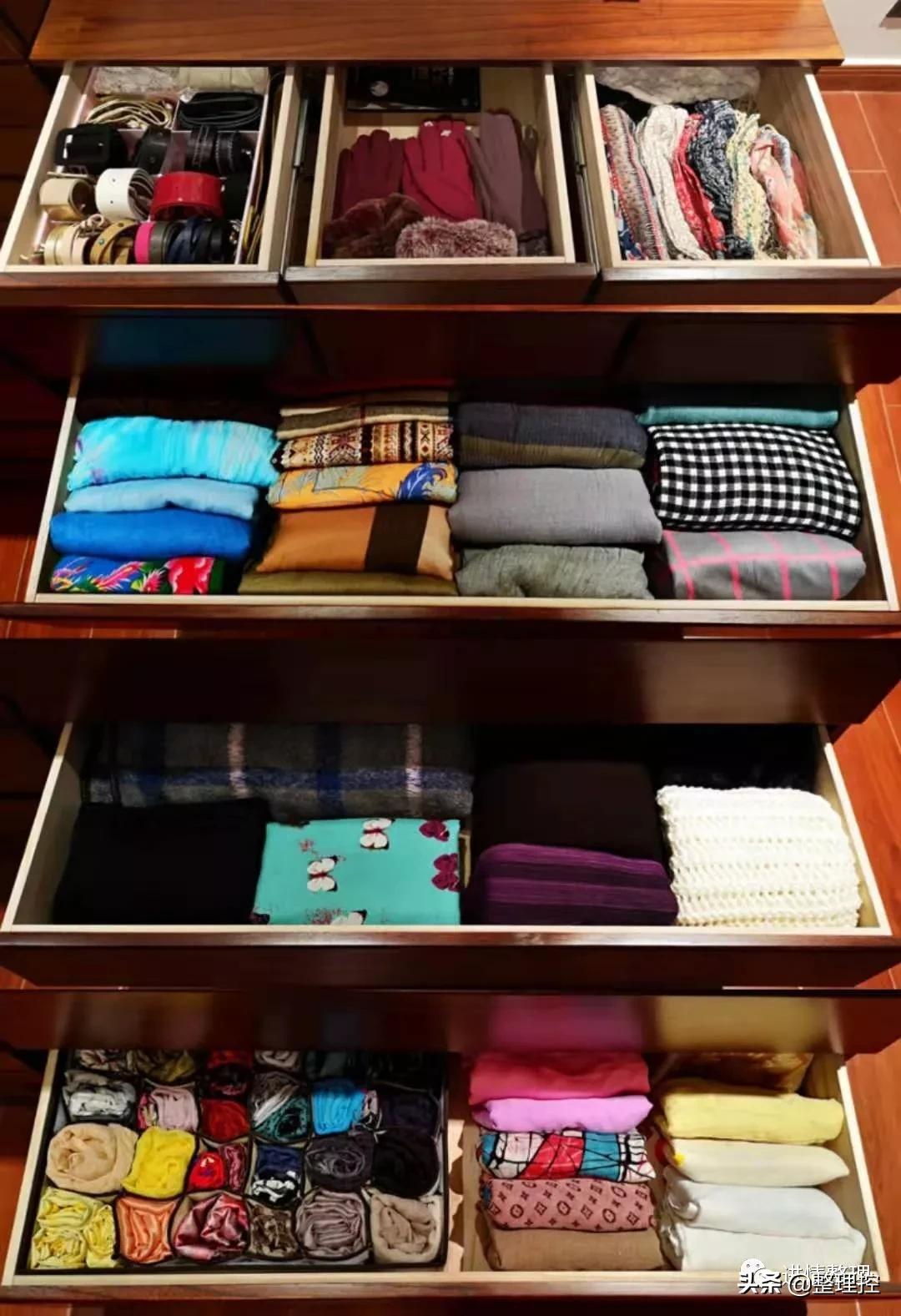 帽子围巾包包收纳方法,带帽子运动衣收纳法