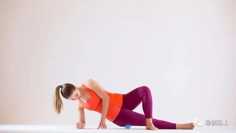 跑步拉伸防止僵硬,跑步小腿僵硬怎么拉伸