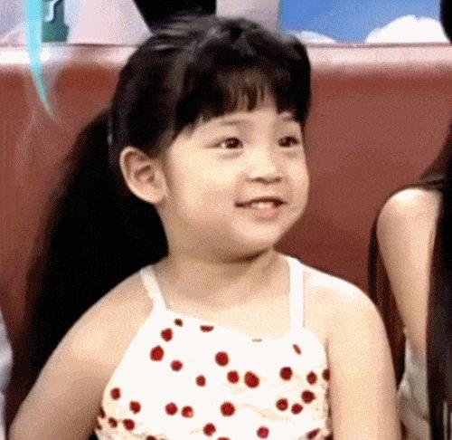 欧阳娜娜的早期写真,欧阳娜娜写真惹争议照片