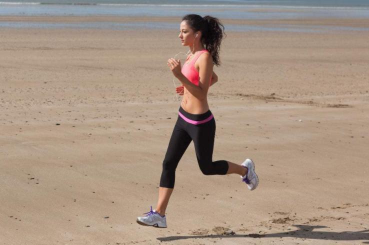 跑步锻炼多长时间能跑马拉松,注意这6点养成正确的跑步姿势