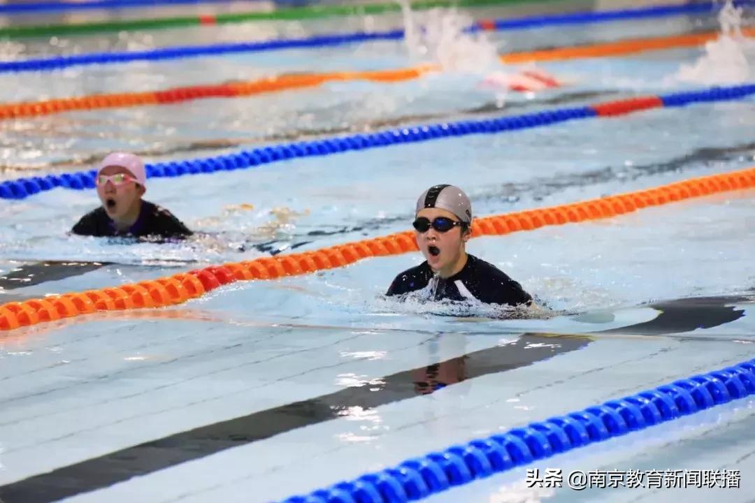中国中小学应该普及游泳课,南京中小学游泳体育课程