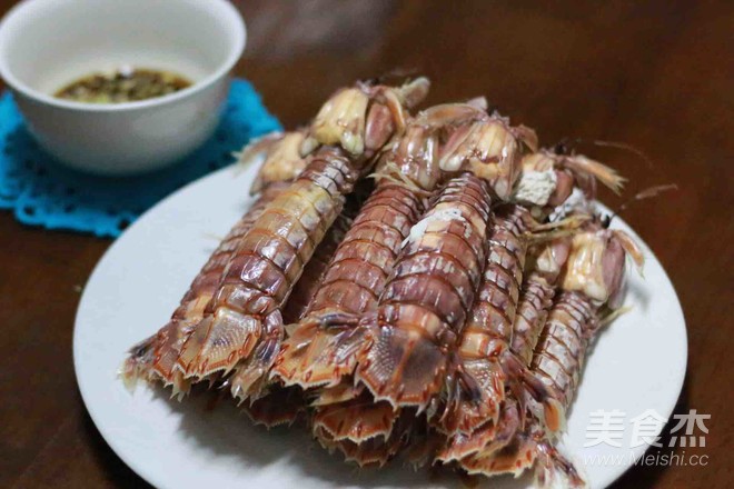 皮皮虾不剥壳直接吃,3秒剥一个皮皮虾