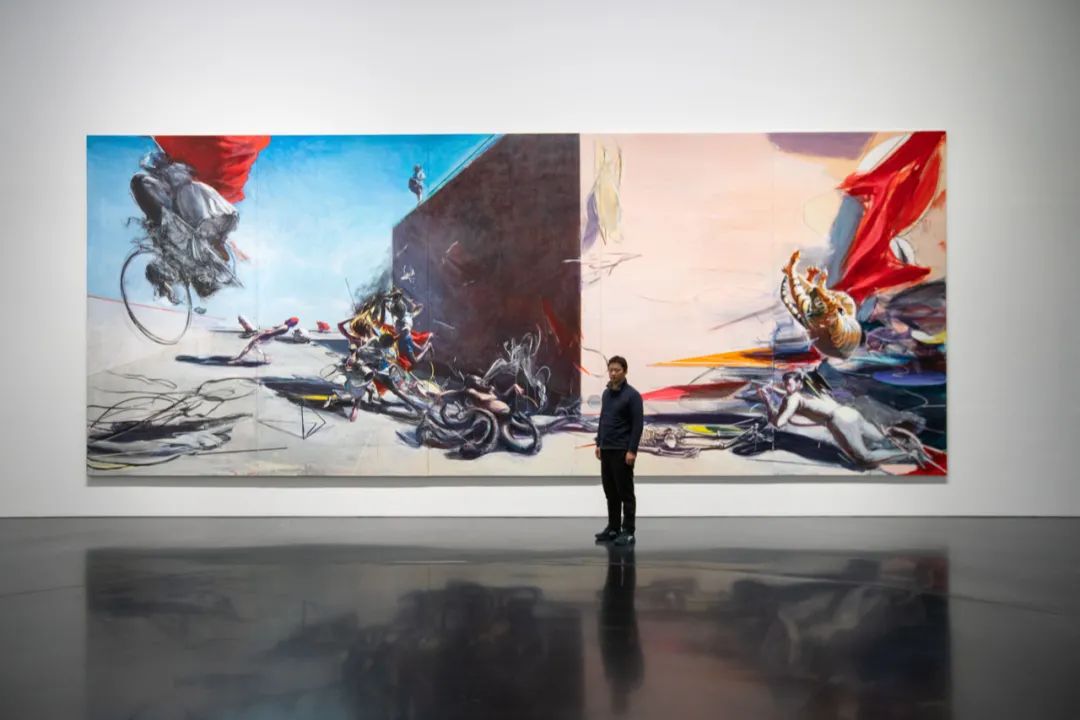 东北小城走出的“狂徒”：火遍全世界，老外排队看他的展