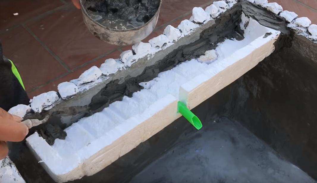 在家自做泡沫箱鱼缸,泡沫箱制作鱼缸养鱼