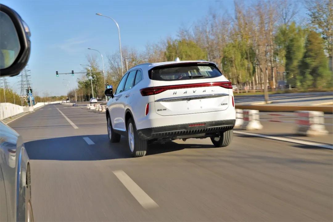 最新款哈弗h6试驾,哈弗h62020款驾驶感受