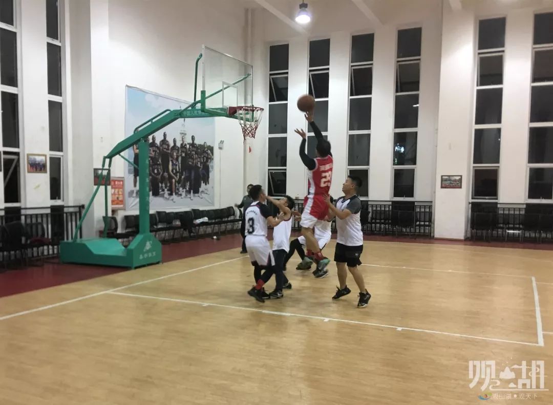 市运会篮球赛新闻报道,篮球比赛职工运动会