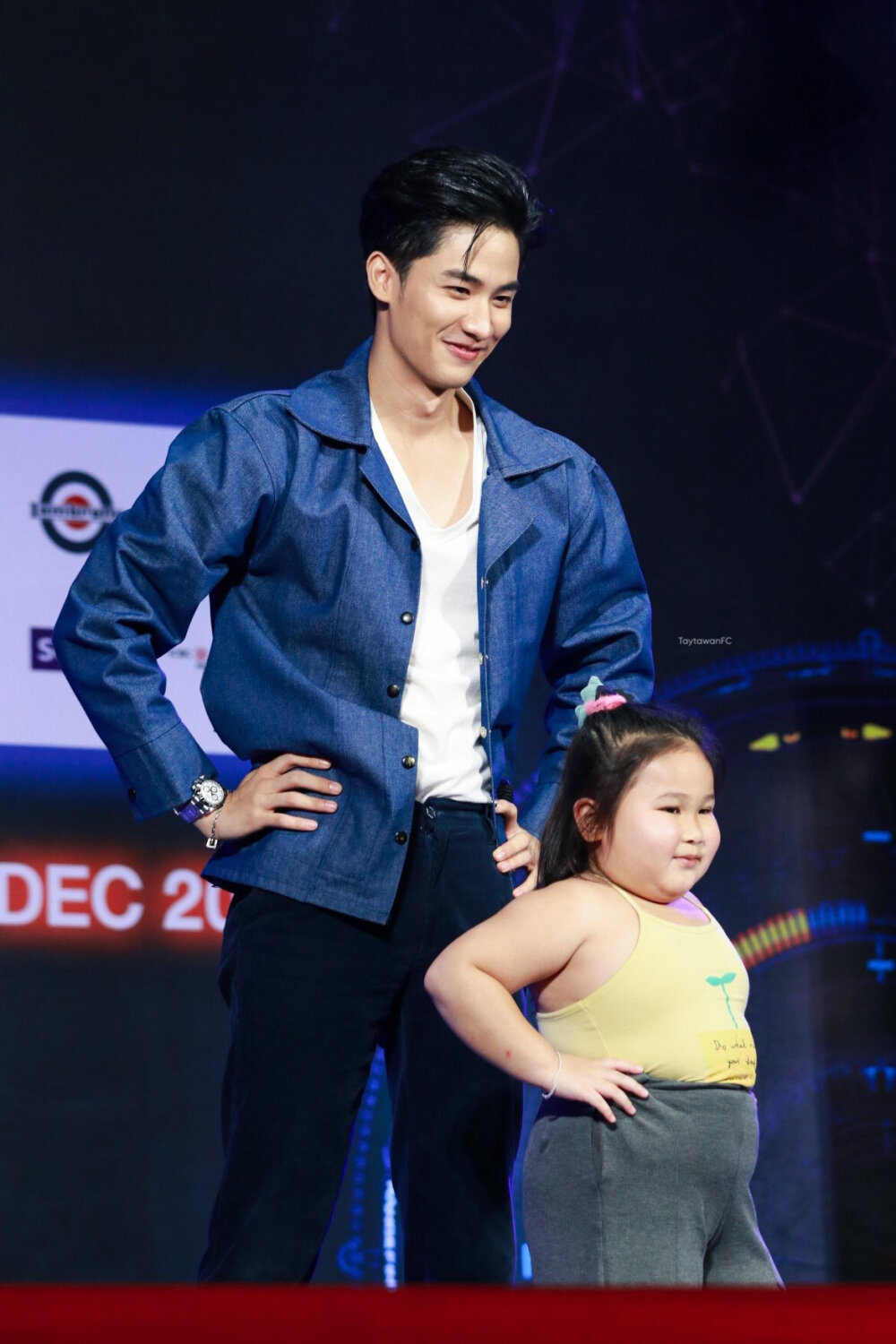 他泰男星和小朋友的治愈同框：BP一家三口关大爷画风不对