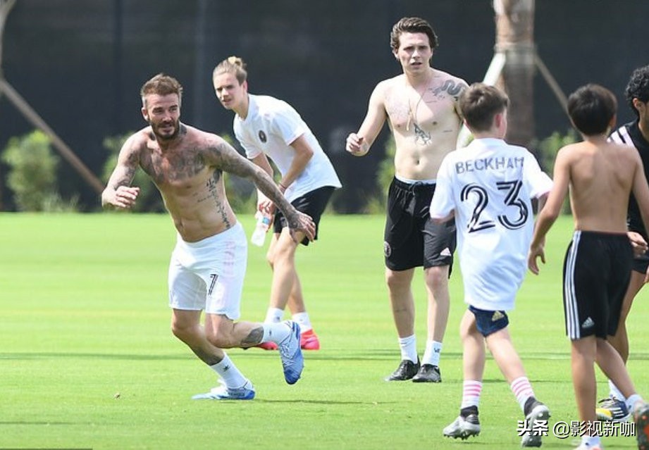 贝克汉姆踢球最好的儿子,贝克汉姆很帅的视频