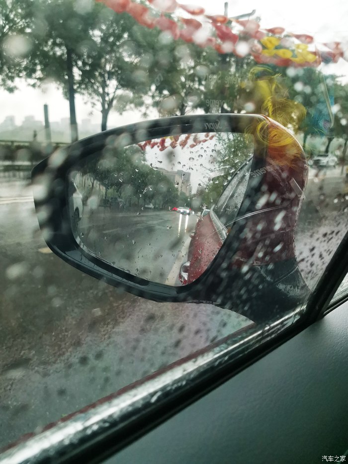 开上大红唐，参加西安车友会会长聚会纪实