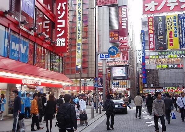 iPhone用中国零件，干翻日本手机地头蛇，苹果：脱日本化