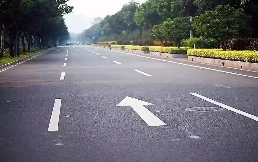 路口压线算违反禁止标线指示,开车压线几种情况扣分