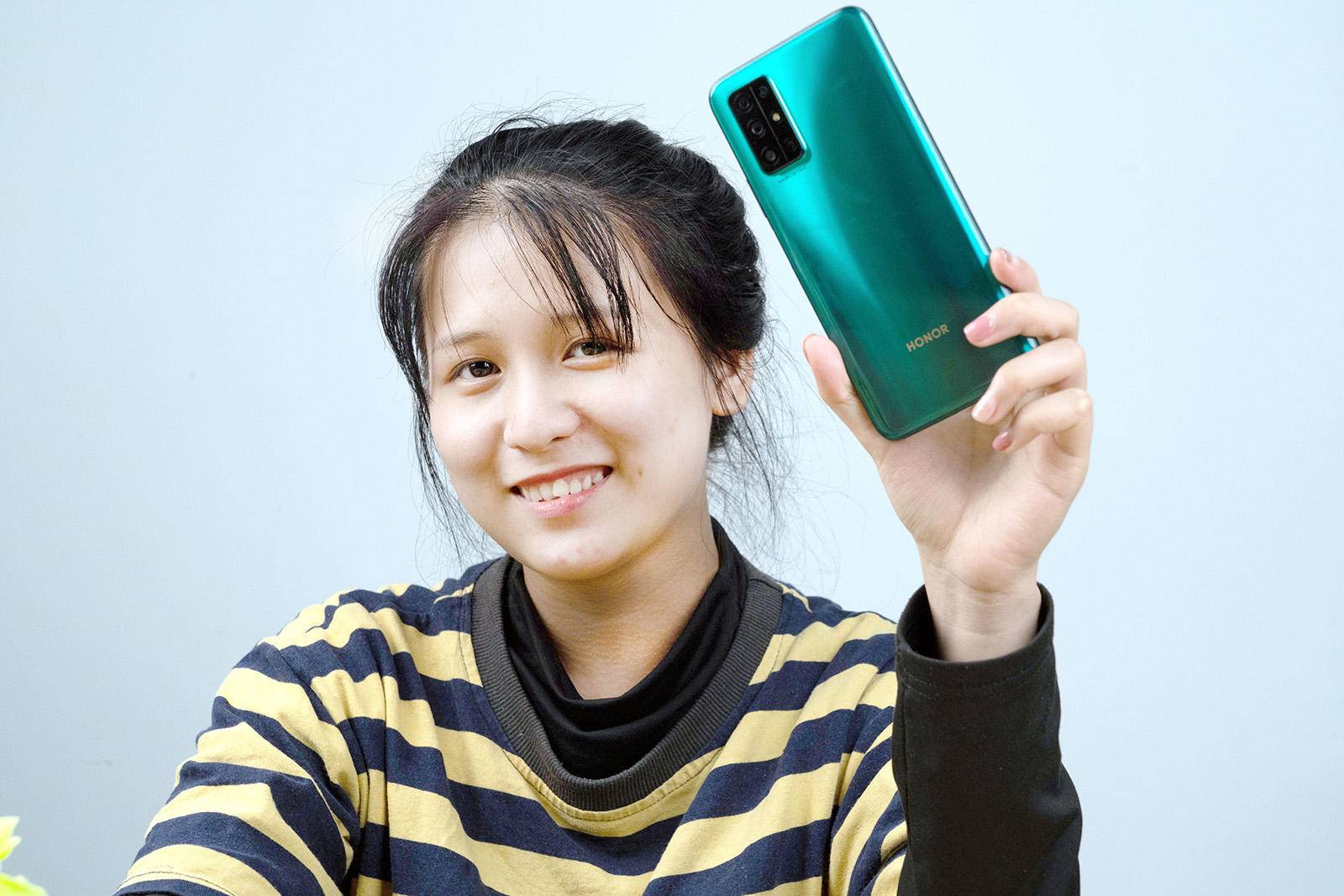 荣耀30S评测：首发新神U麒麟820，更有6400万像素相机