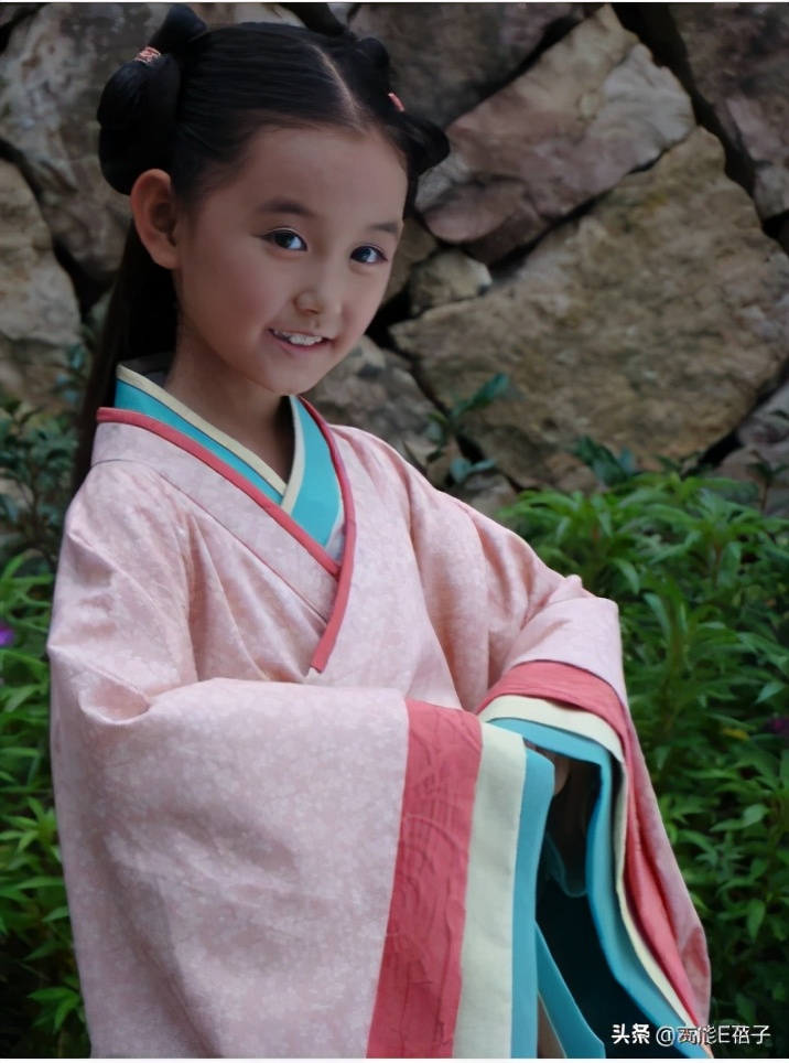 为什么童星长大变丑了,为什么大部分童星长大都好看