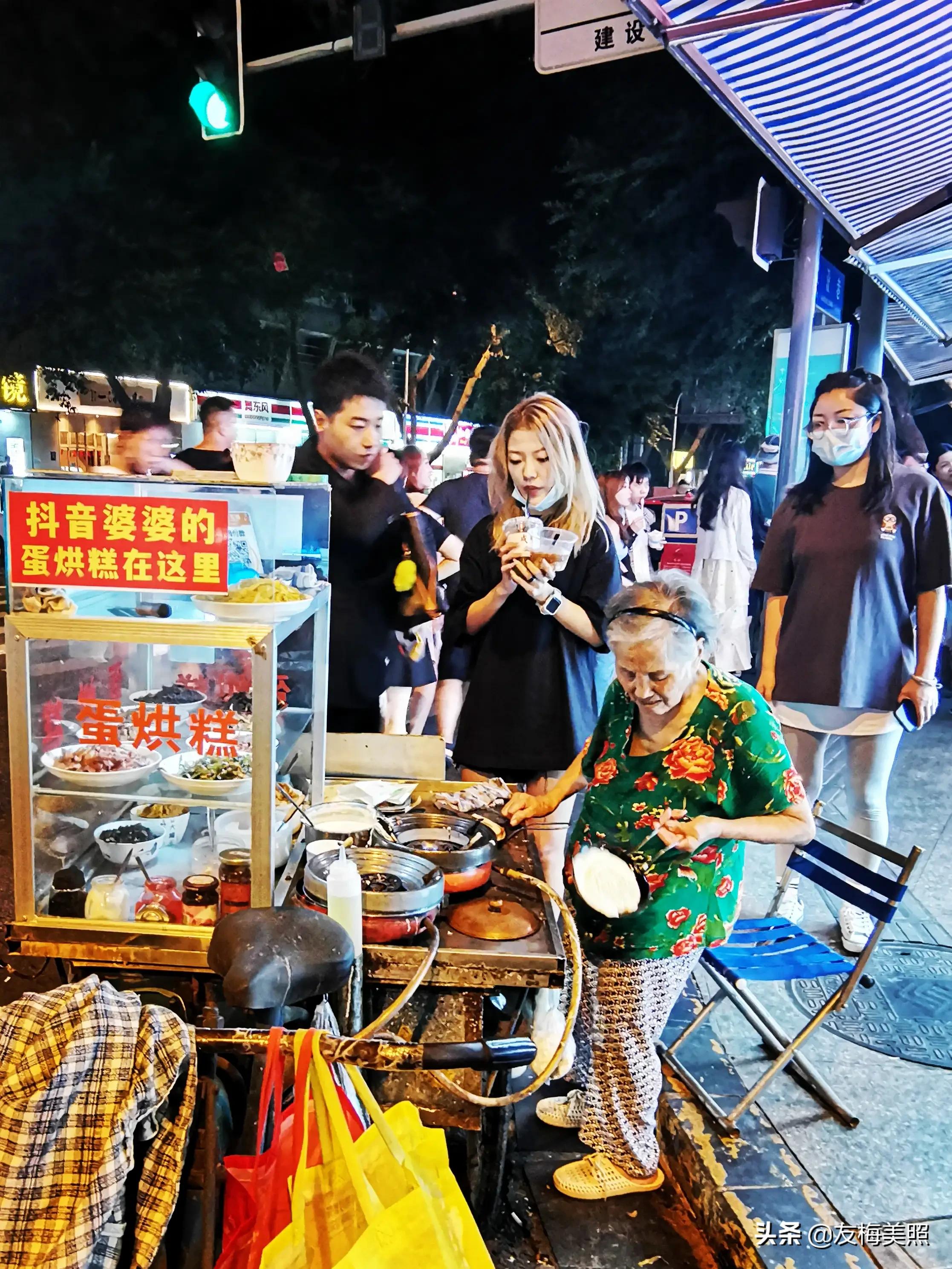 成都建设路附近有哪些好玩的地方,感受一下成都建设路小吃一条街