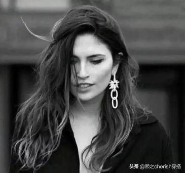 戴什么耳环显脸长,大饼脸适合戴的耳环