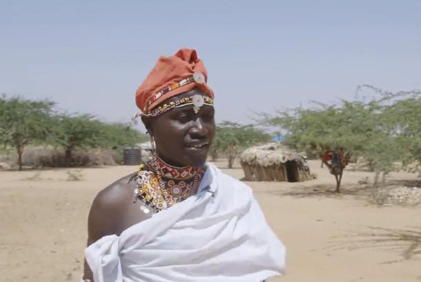 非洲女人拒绝割礼，自己用牛粪盖房建立女人村，拒绝男人进入