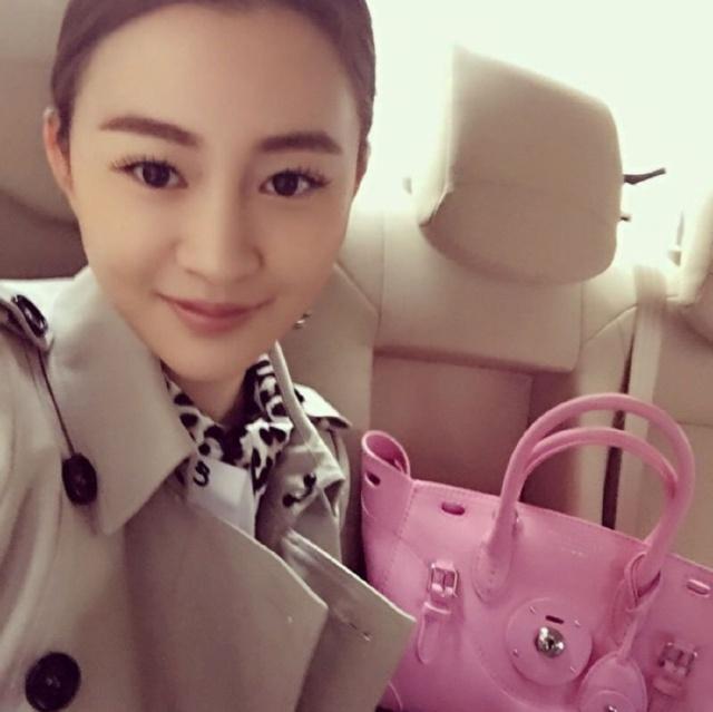 一年晒500万的奢侈品，七年3500万，你们糟践了人民的信任