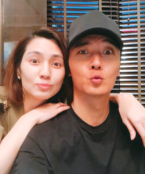 老公跟经纪人二度被爆料,曾经的美艳女星沦为女版王宝强?