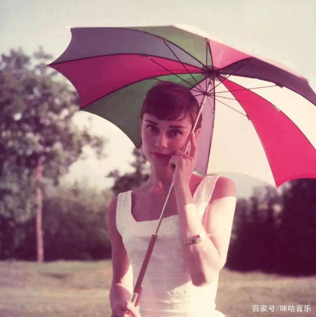 世界十首连续十年榜首的经典歌,风靡世界的10首经典歌曲