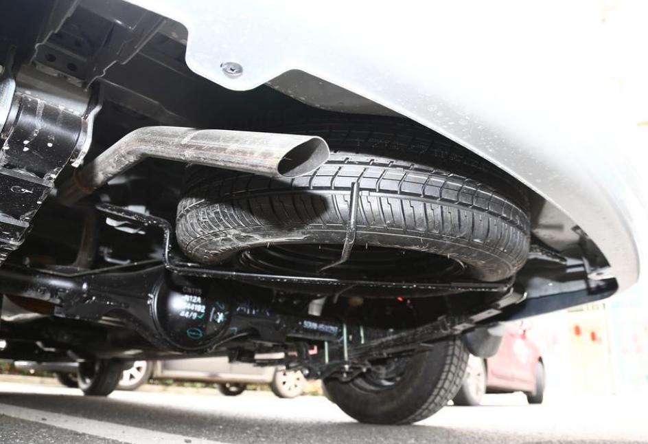 新款五菱宏光优点与缺点,拉货神车五菱宏光