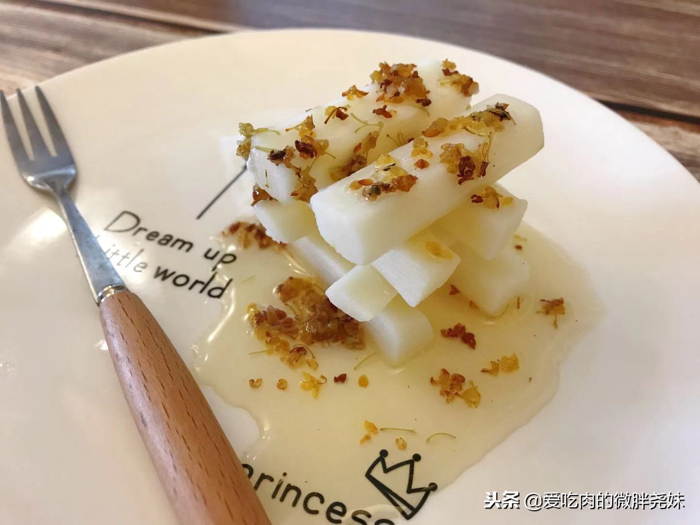 秋冬季，这道甜品女人要多吃，健脾润肺，通便美容，一看就会