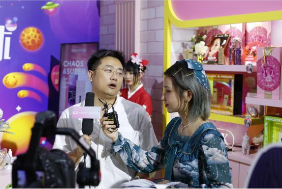彩瞳出圈！4iNLOOKPOPmagic惊艳登场ChinaJoy