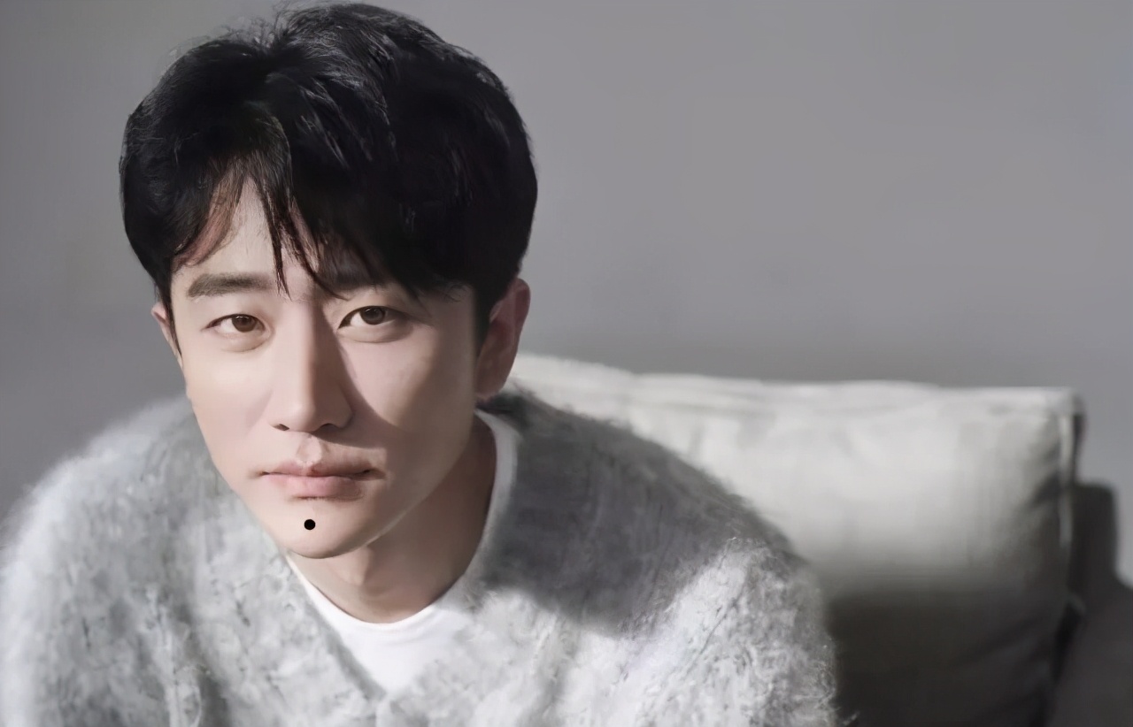 身上的痣颜色为什么不一样,身上长的不同的痣