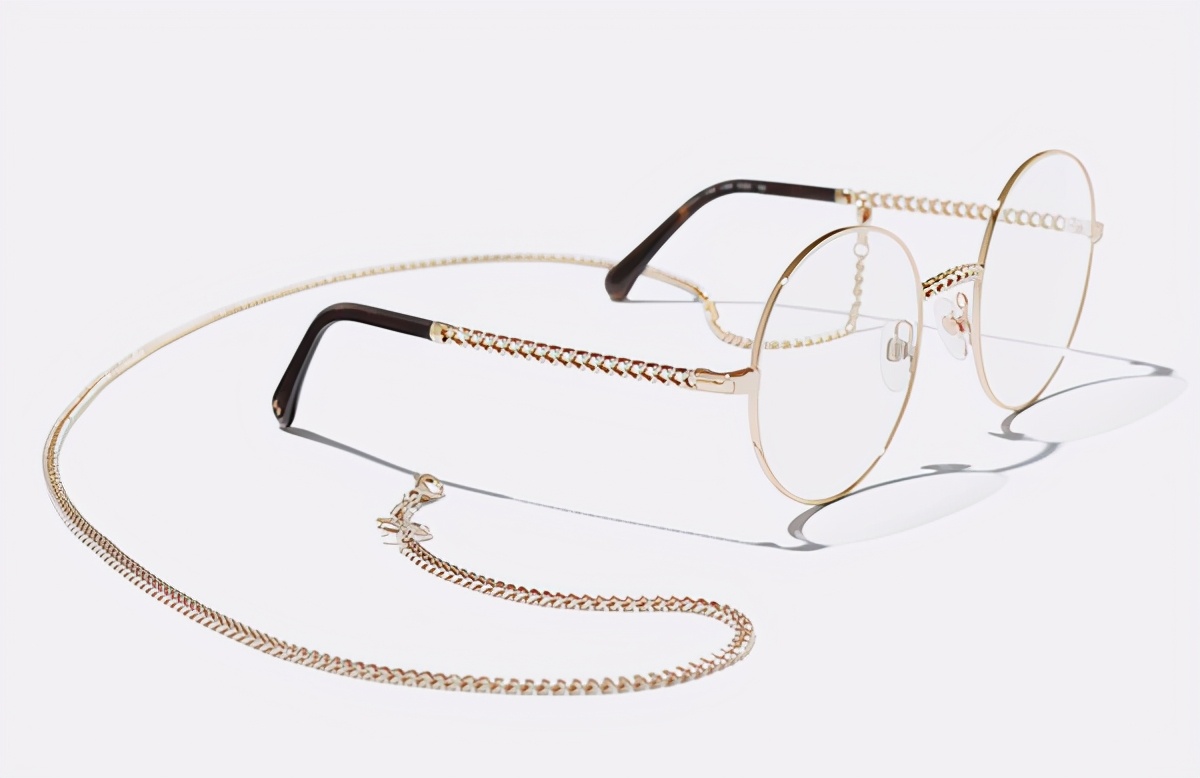 好看不止一点点，来寺库上看看周洁琼同款Chanel眼镜框