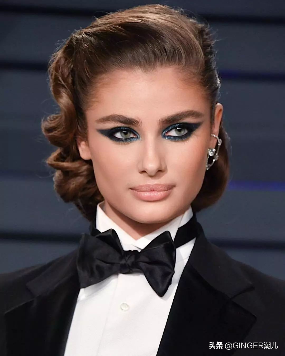 刚公布的潘通年度色怎么玩？