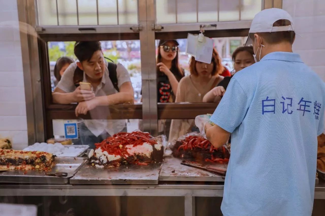 一百块钱吃遍牛街,挑战100元吃牛街