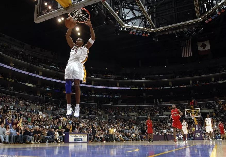 2006年科比拿81分哪场比赛录像,科比81分与乔丹69分哪个含金量高