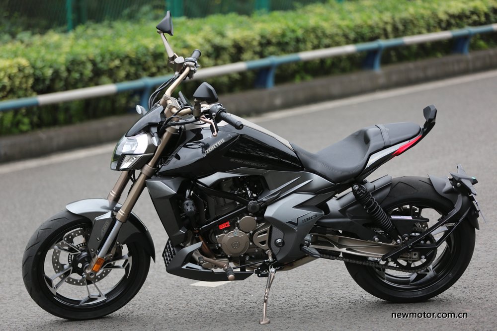 升仕310V试驾/多图：舒适好骑的运动太子车，标配ABS，全LED灯具