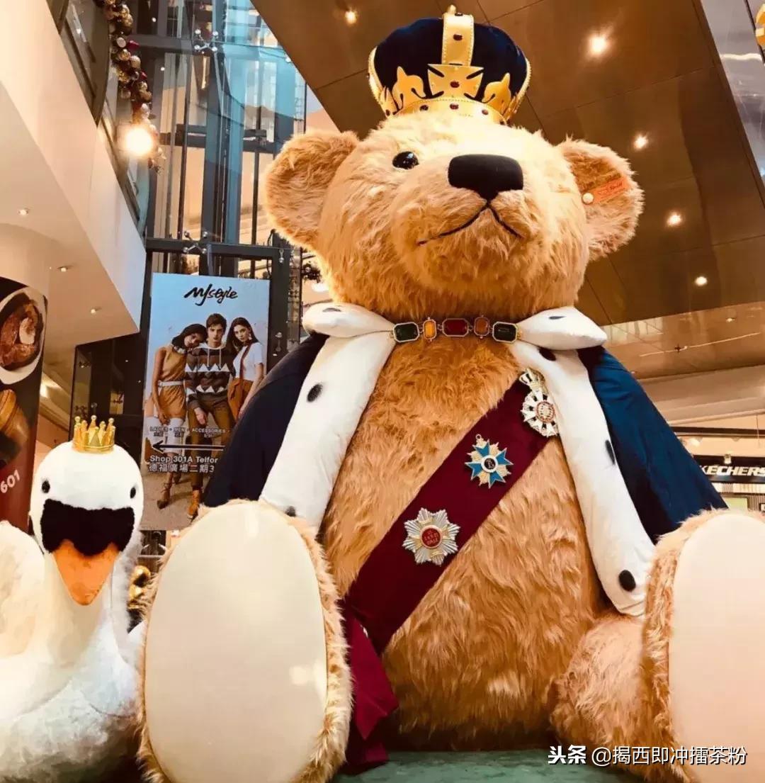 过分美丽！圣诞灯饰点亮香港：泰迪熊、比卡超、布丁狗陪你过圣诞