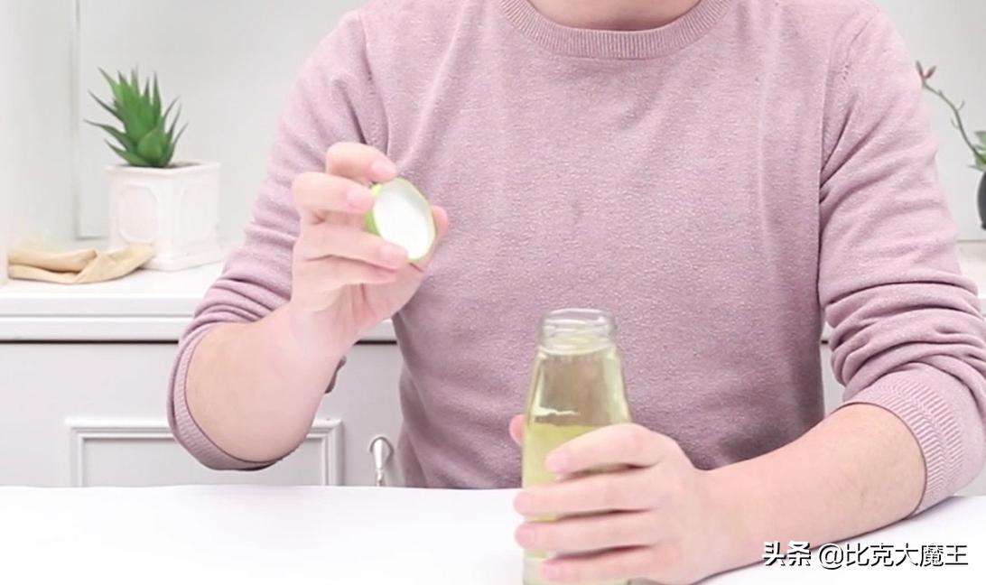 罐头怎么才能打开小机关,罐头瓶上有小机关吗