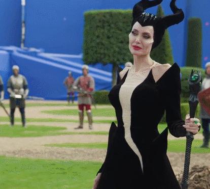 一见婆婆忘了娘《沉睡魔咒2》值得一看的傲娇老干妈怼婆婆