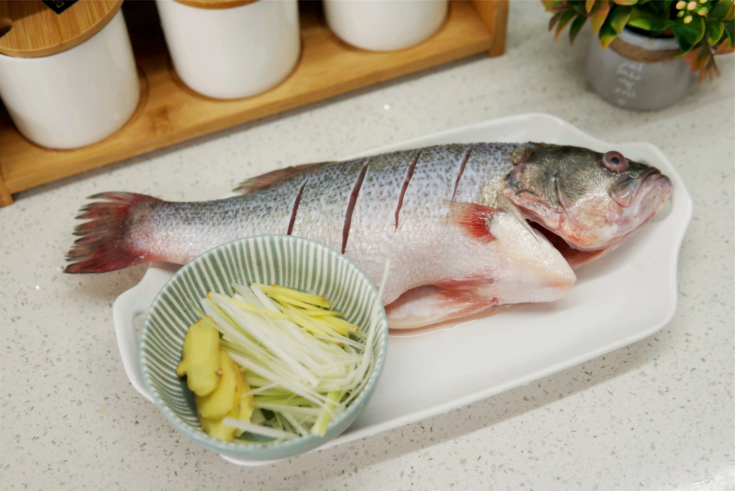 给鱼去腥,怎么给鱼去除腥线