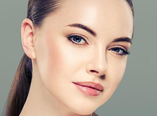 水和乳液一定都要用吗,水乳用拍的好还是直接抹好