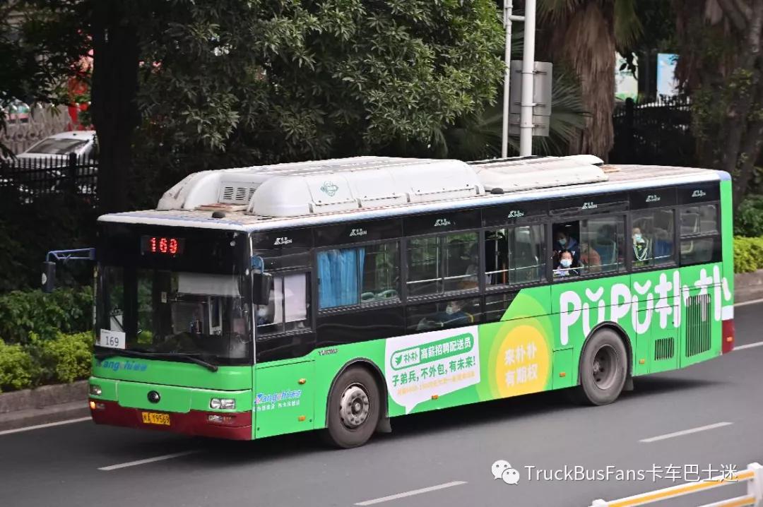 福州公交经典车型，头顶大包的10.5米宇通A74CNG公交车