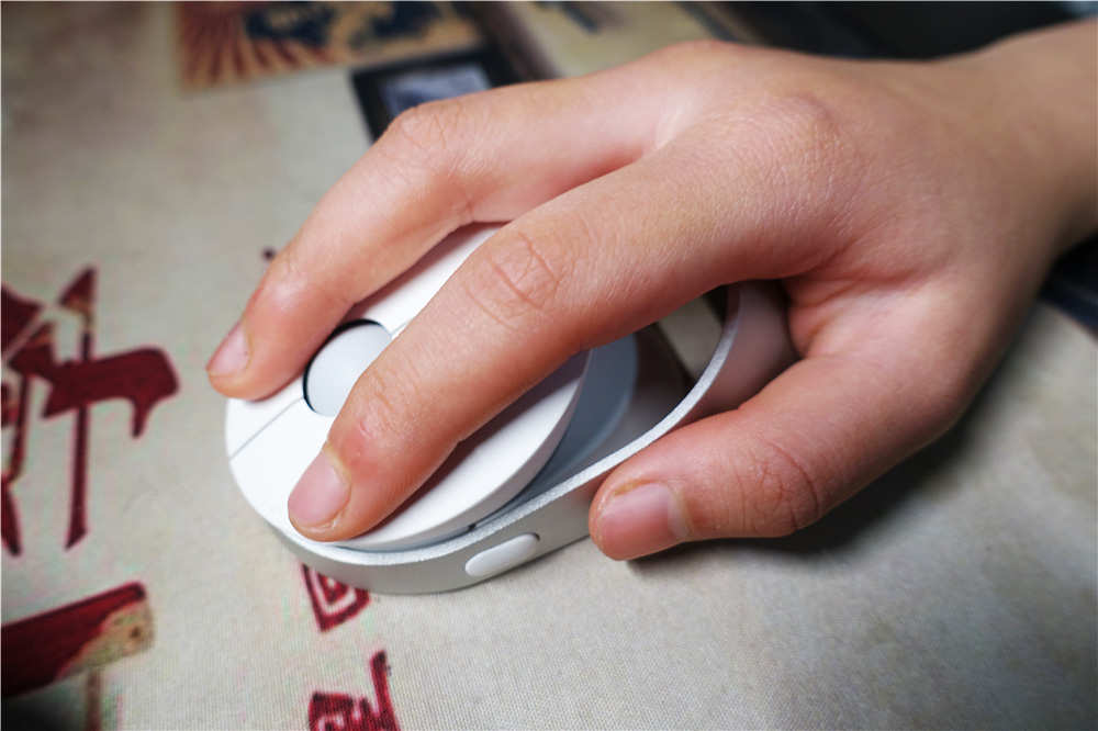 雷柏蓝牙鼠标3.0和4.0的区别,便携雷柏无线充电鼠标套装体验